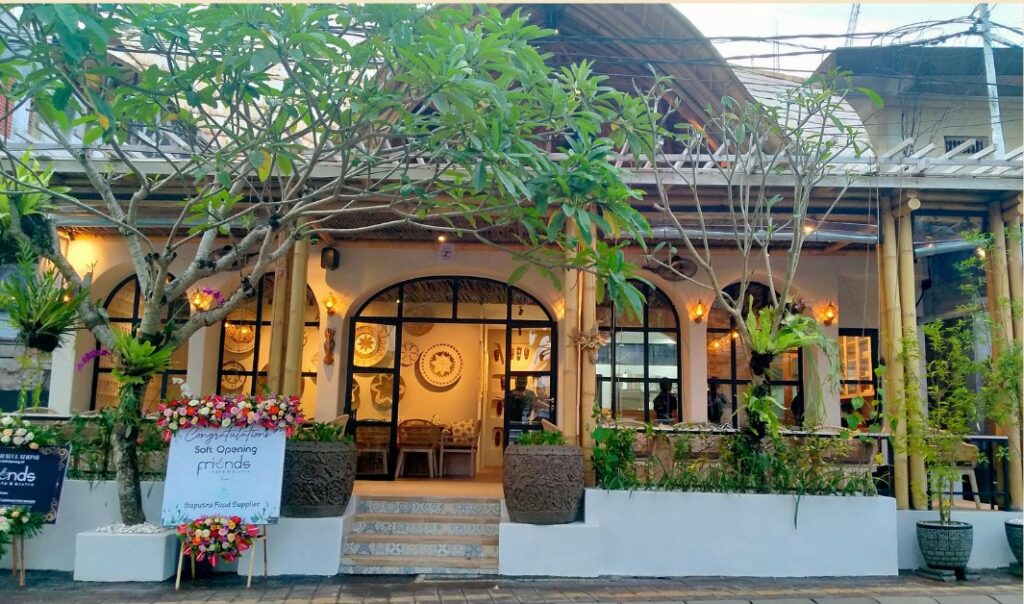 Best cafe and bistro in ubud with rooftop dining